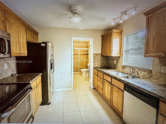 1757 SW Burlington St, Port St. Lucie, FL 34984