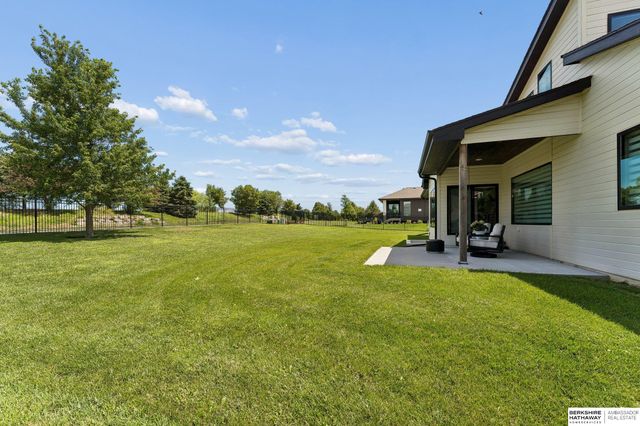 12112 Carpenter Street, Papillion, NE 68046