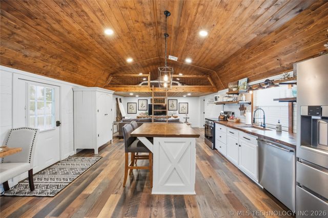 168 Kiamichi, Eufaula, OK 74432