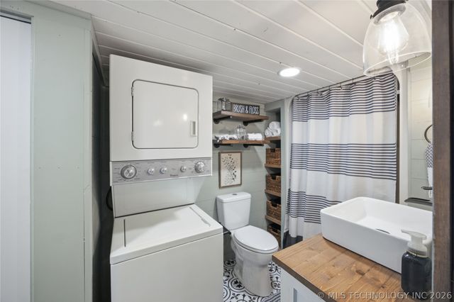 168 Kiamichi, Eufaula, OK 74432