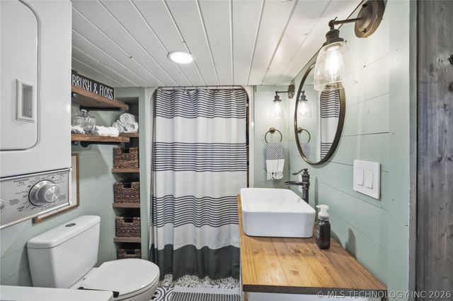 168 Kiamichi, Eufaula, OK 74432