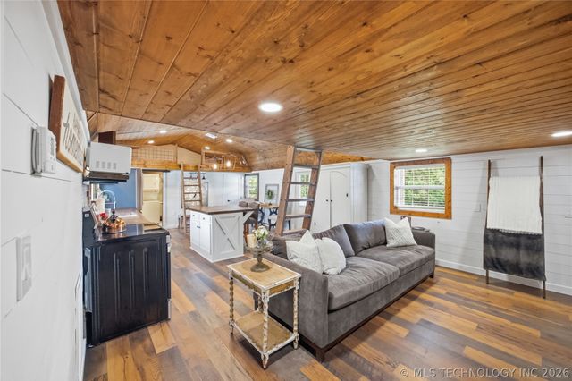 168 Kiamichi, Eufaula, OK 74432