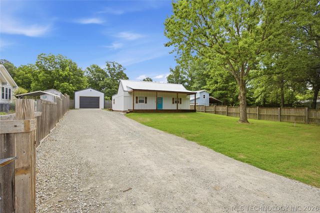 168 Kiamichi, Eufaula, OK 74432