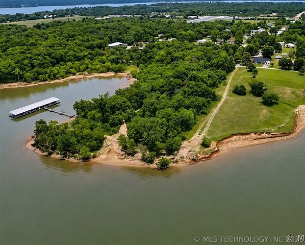 168 Kiamichi, Eufaula, OK 74432