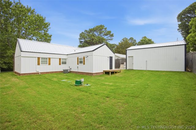 168 Kiamichi, Eufaula, OK 74432
