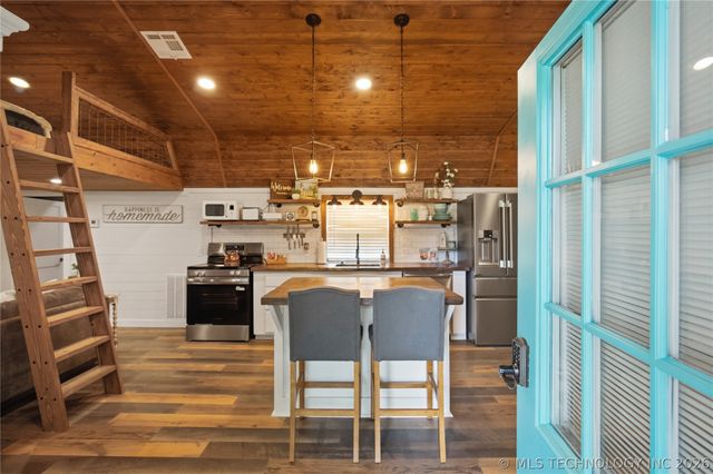 168 Kiamichi, Eufaula, OK 74432