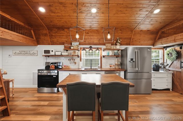 168 Kiamichi, Eufaula, OK 74432