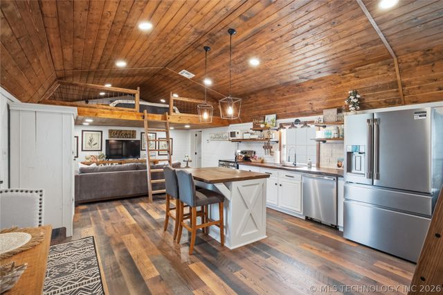 168 Kiamichi, Eufaula, OK 74432