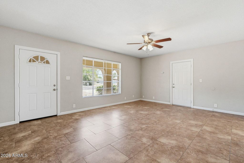 2301 W SAN MIGUEL Avenue, Phoenix, AZ 85015 — photo 2