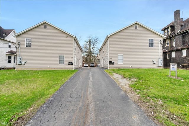 836 Michigan Avenue, Youngstown, OH 44504