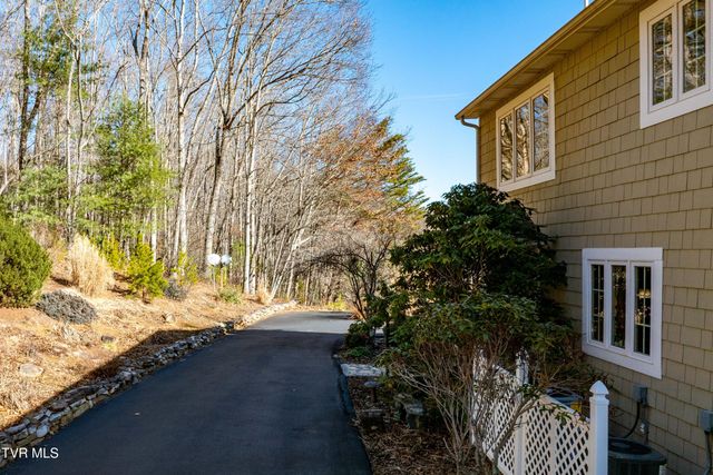 718 Copperhead Hollow Road, Mountain City, TN 37683