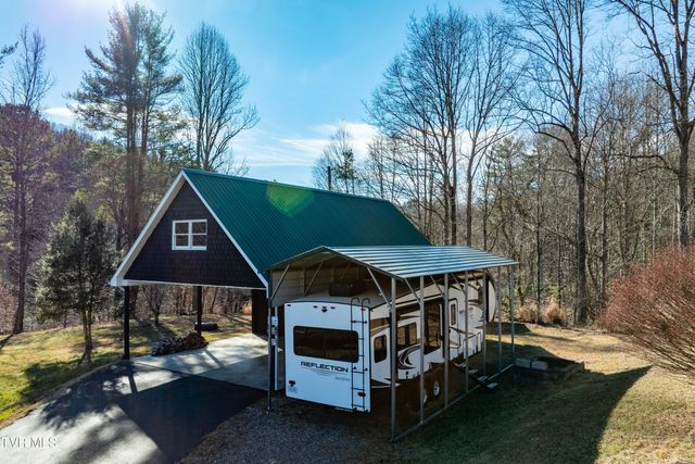 718 Copperhead Hollow Road, Mountain City, TN 37683