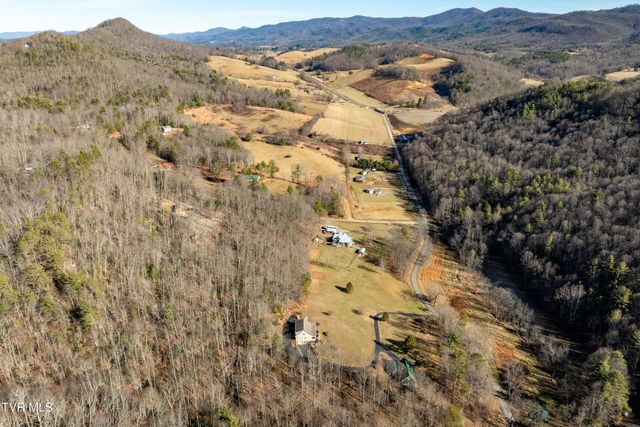 718 Copperhead Hollow Road, Mountain City, TN 37683