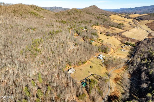 718 Copperhead Hollow Road, Mountain City, TN 37683