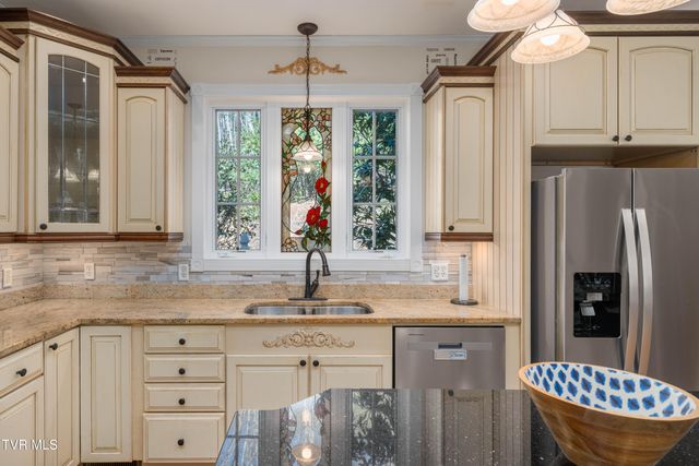 718 Copperhead Hollow Road, Mountain City, TN 37683