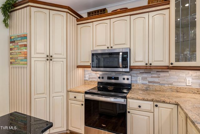 718 Copperhead Hollow Road, Mountain City, TN 37683