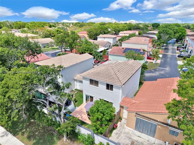 9732 SW 166th Ct, Miami, FL 33196