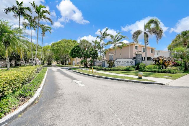 9732 SW 166th Ct, Miami, FL 33196