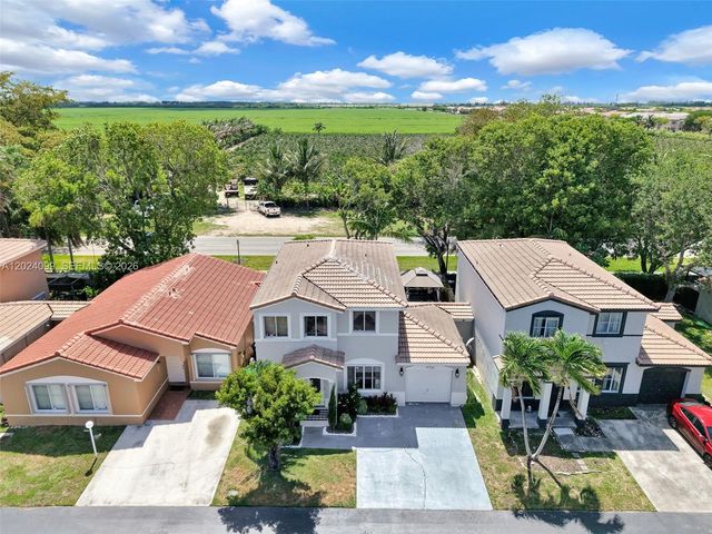 9732 SW 166th Ct, Miami, FL 33196