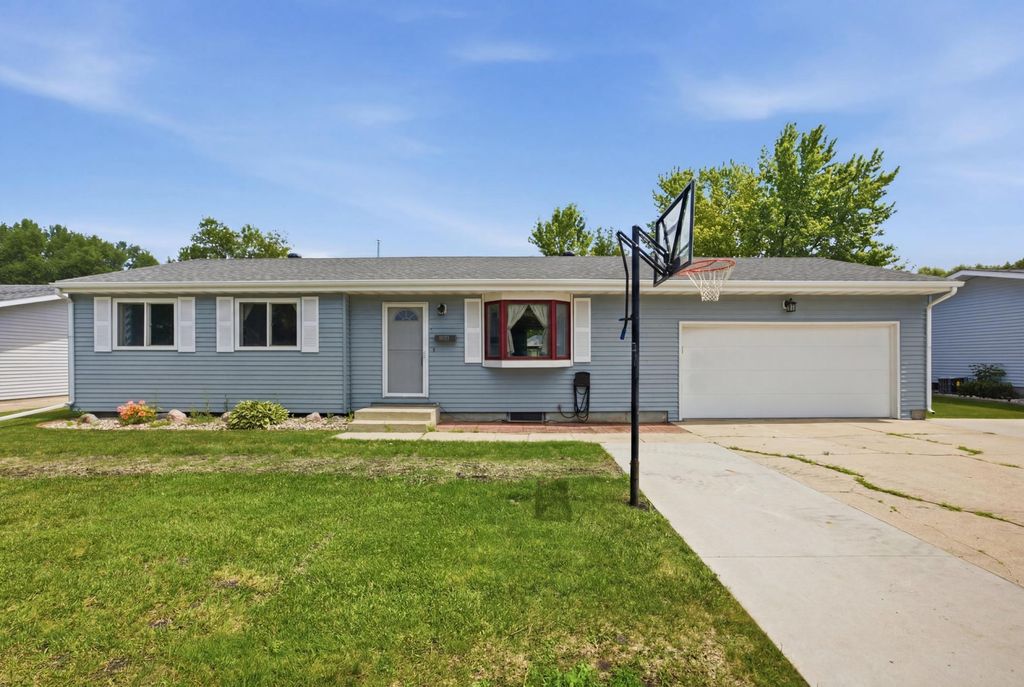 901 7th Street W, West Fargo, ND 58078