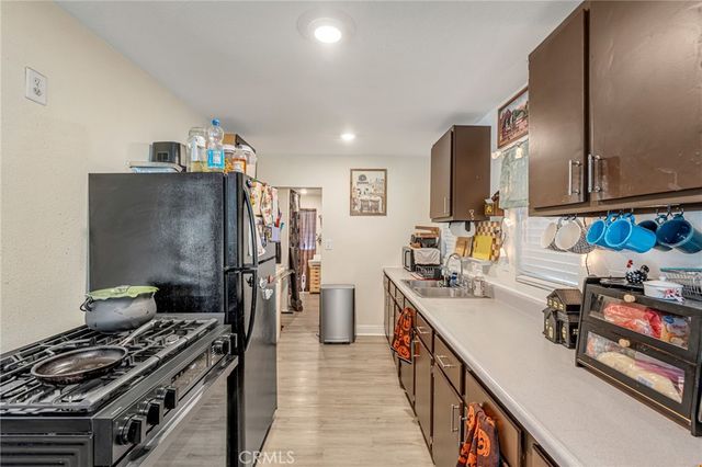 934 N Almond Way, Banning, CA 92220