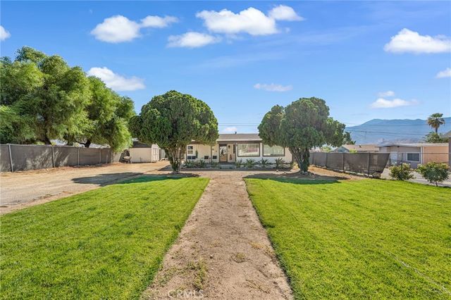 934 N Almond Way, Banning, CA 92220