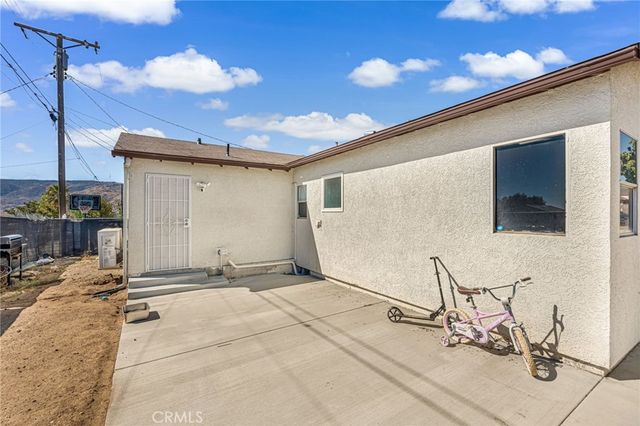 934 N Almond Way, Banning, CA 92220