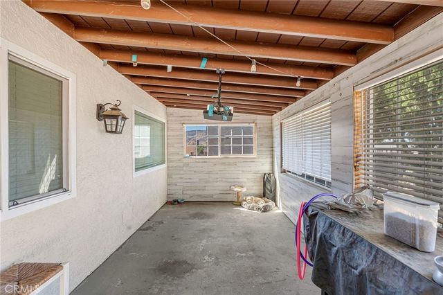 934 N Almond Way, Banning, CA 92220