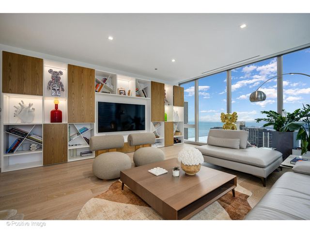 363 E Wacker Drive 3101, Chicago, IL 60601