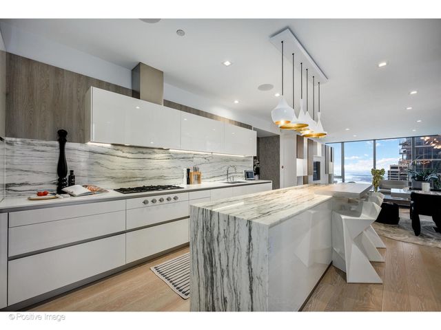 363 E Wacker Drive 3101, Chicago, IL 60601