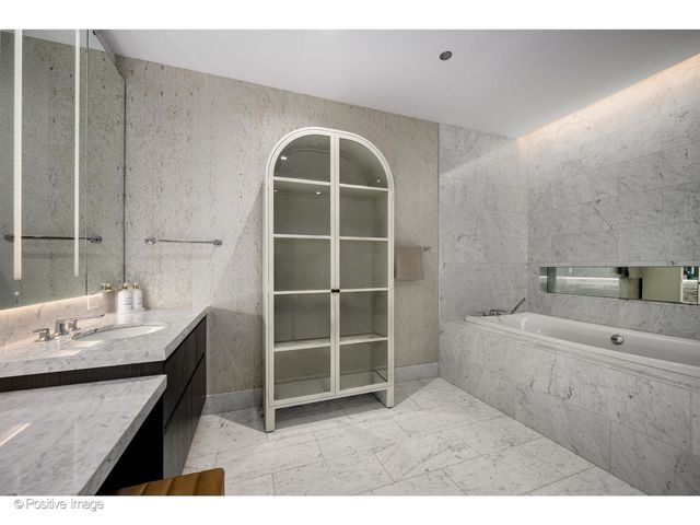 363 E Wacker Drive 3101, Chicago, IL 60601