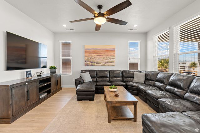 1359 N PASEOS ST, Washington, UT 84780