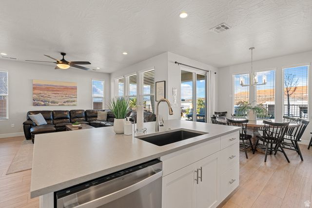 1359 N PASEOS ST, Washington, UT 84780