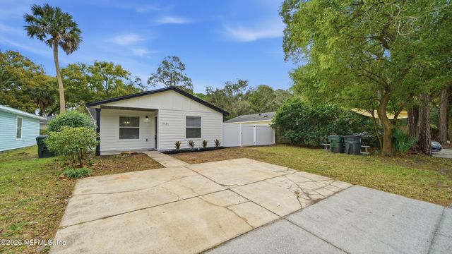 1931 FRANCIS Avenue, Atlantic Beach, FL 32233