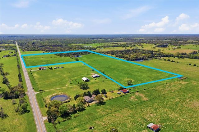 4678 Highway 90, Madisonville, TX 77864