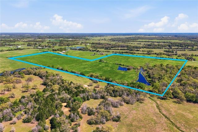 4678 Highway 90, Madisonville, TX 77864