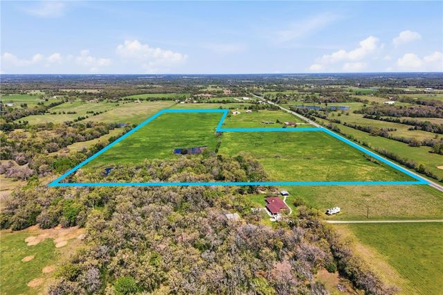 4678 Highway 90, Madisonville, TX 77864