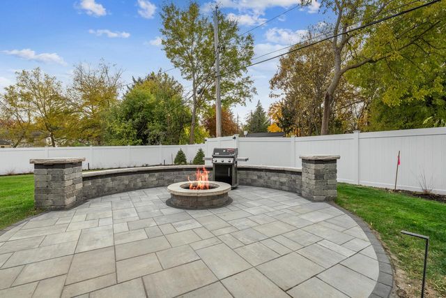 3134 East DRIVE, Lake Geneva, WI 53147