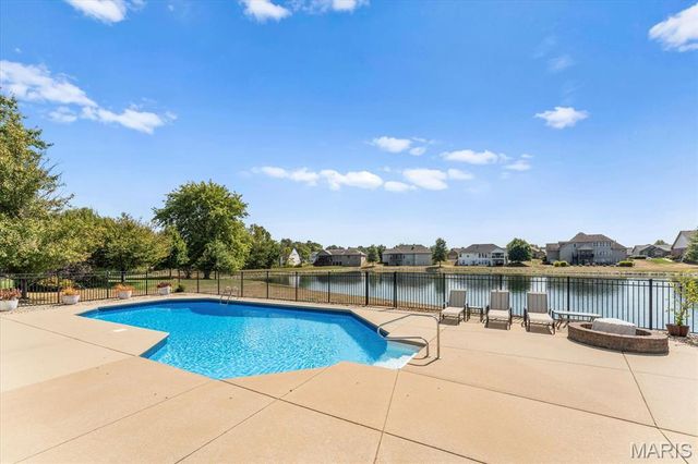 8414 Braeswood Estates Drive, O'fallon, IL 62269