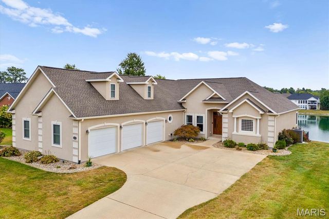 8414 Braeswood Estates Drive, O'fallon, IL 62269