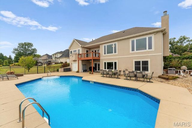 8414 Braeswood Estates Drive, O'fallon, IL 62269