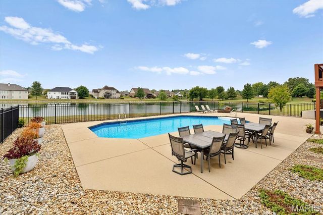 8414 Braeswood Estates Drive, O'fallon, IL 62269