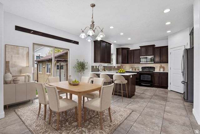 3941 W HOPKINTON CIR, South Jordan, UT 84009