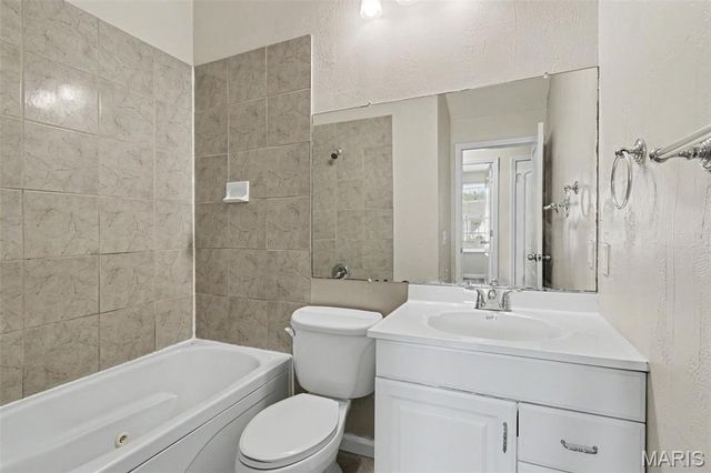 202 Barrington Drive, St Peters, MO 63376