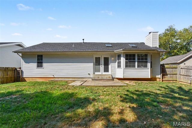 202 Barrington Drive, St Peters, MO 63376