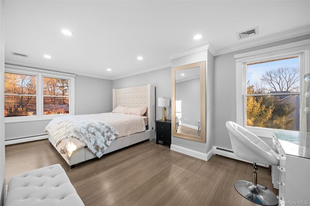 32 Greenport Avenue, Medford, NY 11763