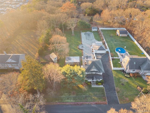 32 Greenport Avenue, Medford, NY 11763