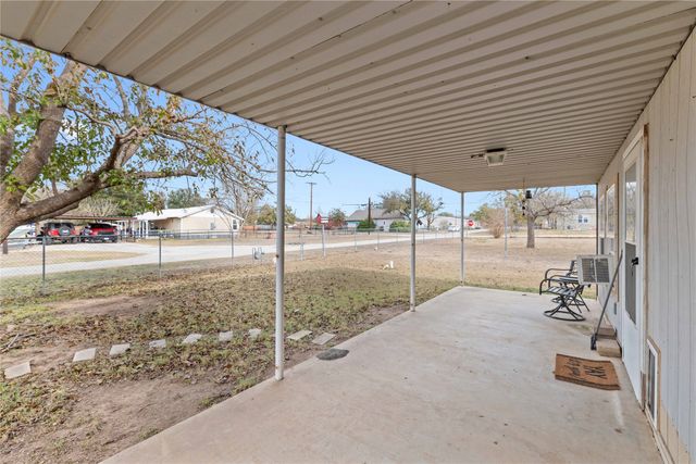 309 Goodwin, Bangs, TX 76823
