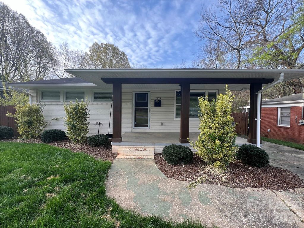 1909 St Luke Street, Charlotte, NC 28216