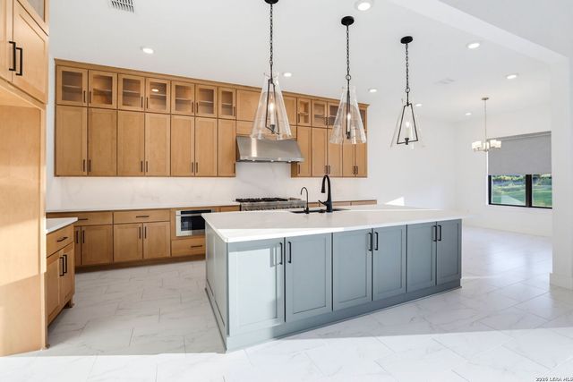 27815 Arrowsmith, Boerne, TX 78006